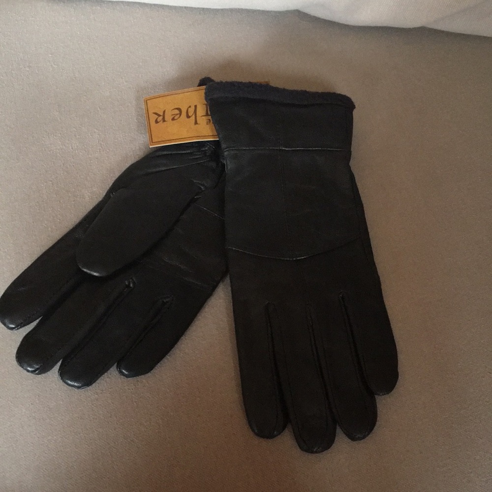 NWT Leather Thinsulate Gloves